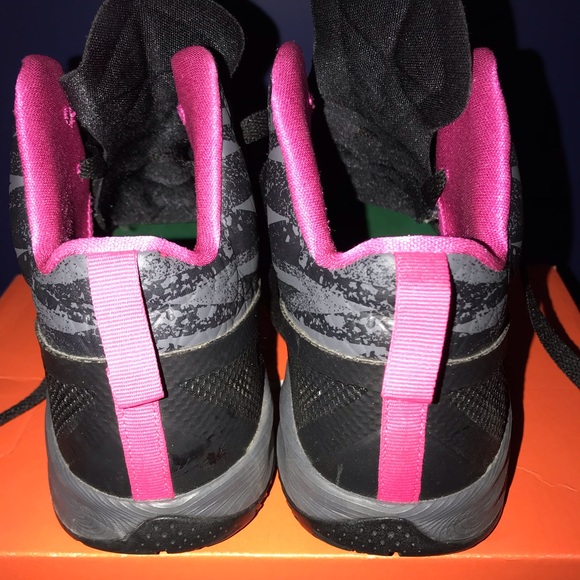 Nike Hyperfuse - Picture 3 of 6